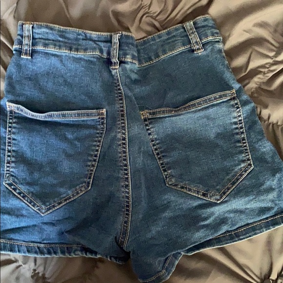 High Waisted Shorts - Picture 2 of 3